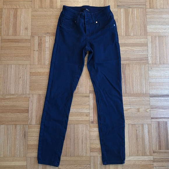 3 pairs of Skinny Jeans size 6 and 7 - Picture 5 of 6